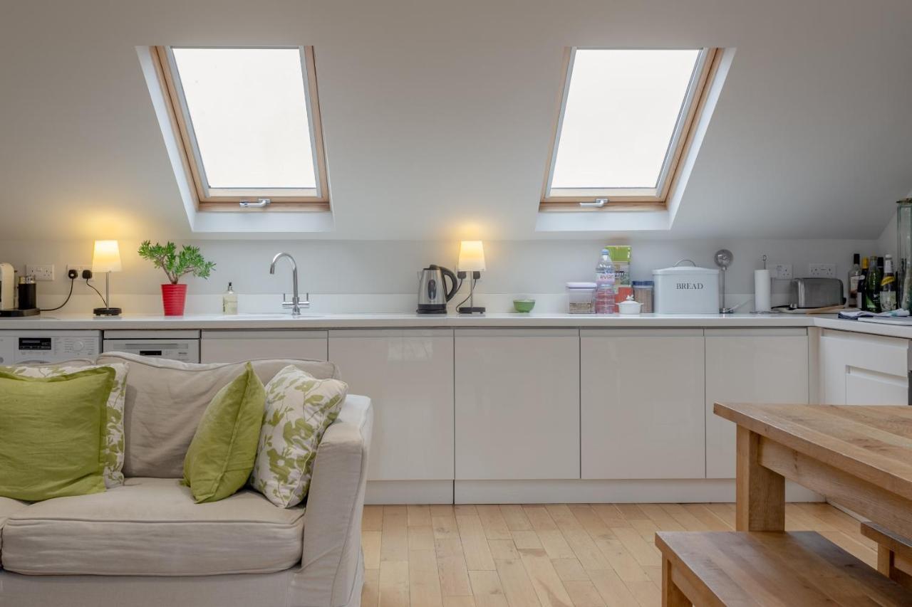 2 Bedroom Apartment Hammersmith Grove Sleeps 4 런던 외부 사진