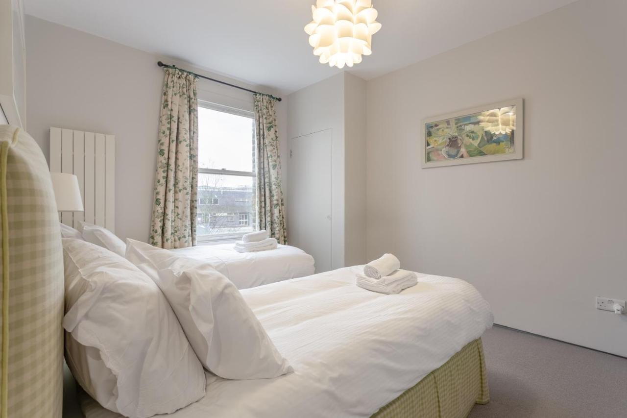 2 Bedroom Apartment Hammersmith Grove Sleeps 4 런던 외부 사진