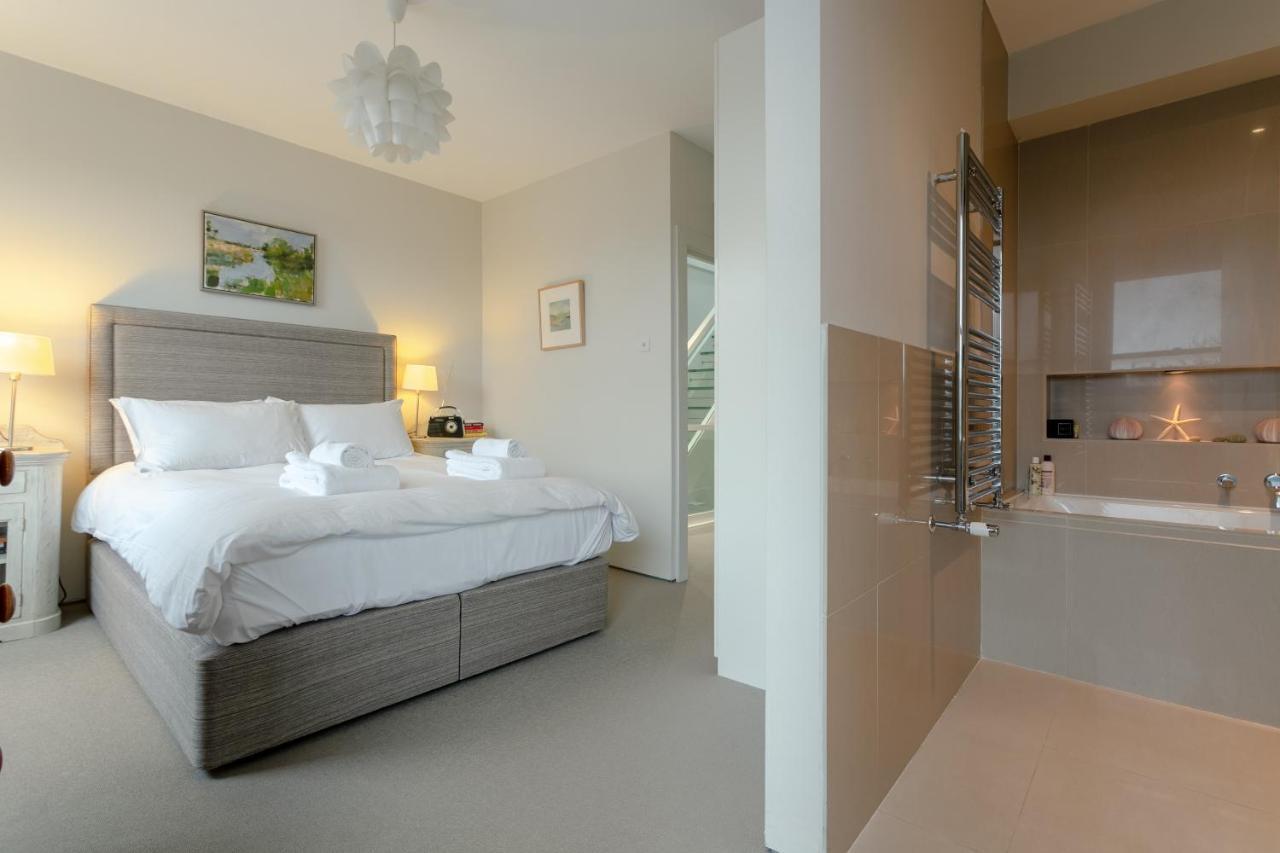 2 Bedroom Apartment Hammersmith Grove Sleeps 4 런던 외부 사진