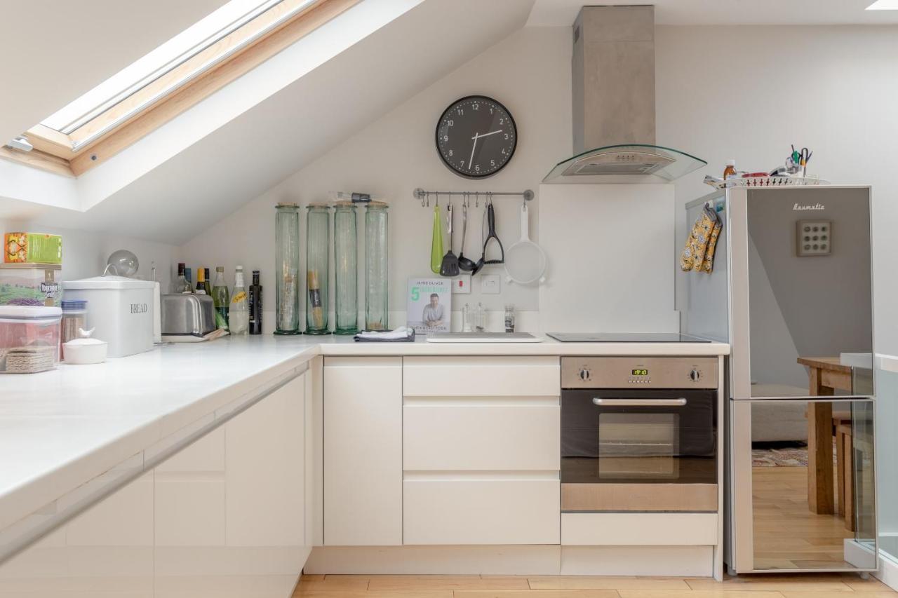 2 Bedroom Apartment Hammersmith Grove Sleeps 4 런던 외부 사진