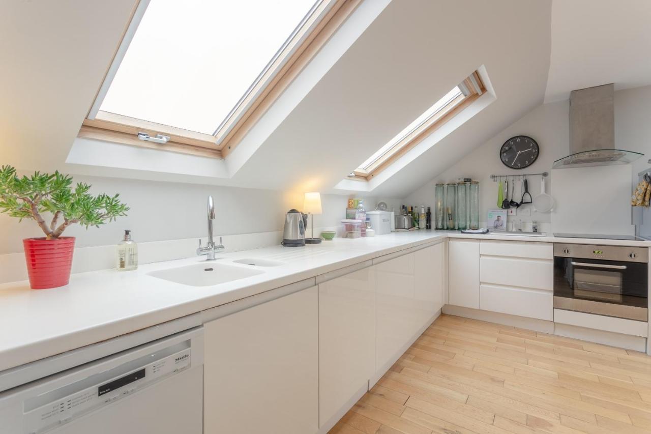 2 Bedroom Apartment Hammersmith Grove Sleeps 4 런던 외부 사진