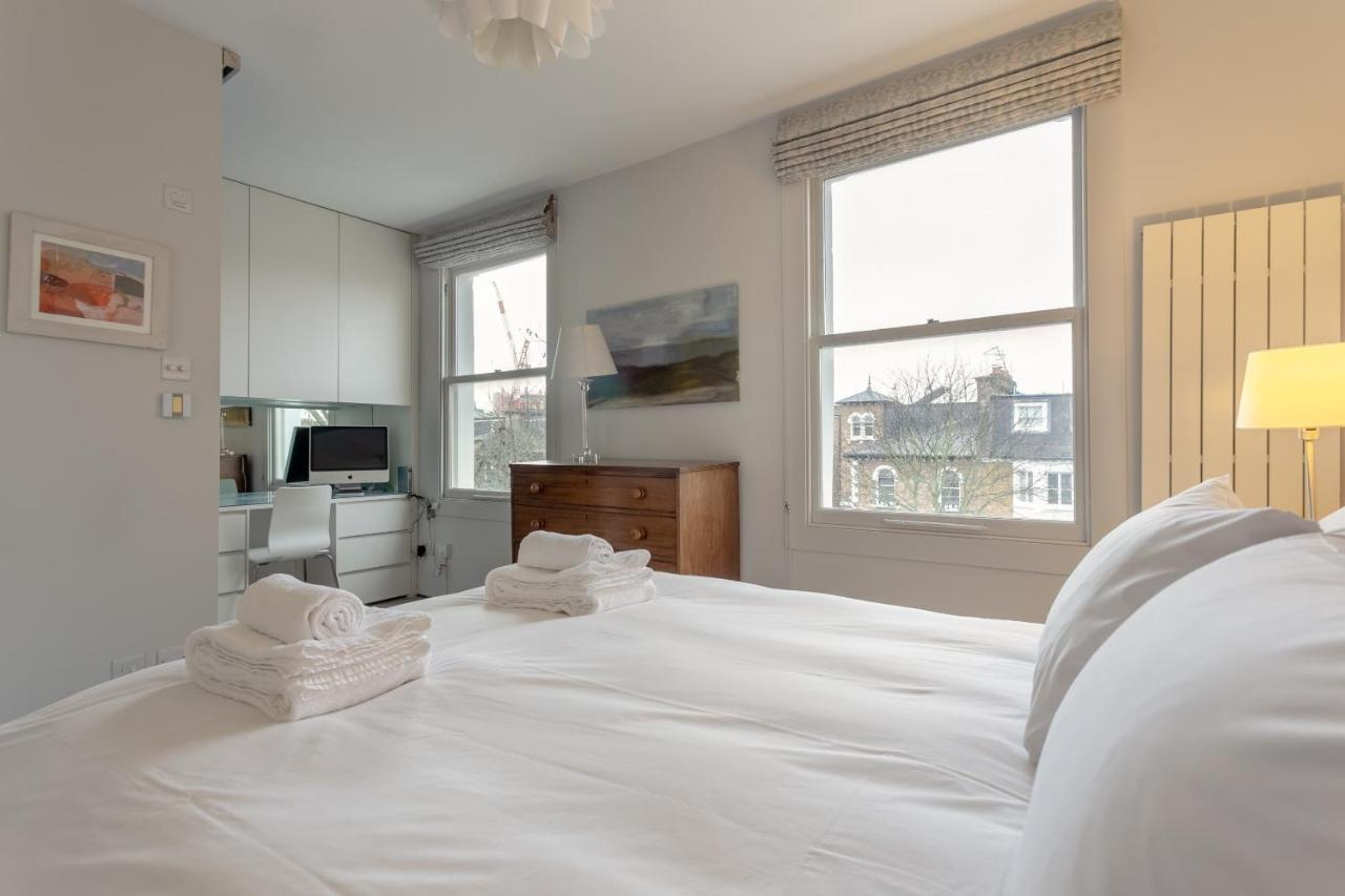 2 Bedroom Apartment Hammersmith Grove Sleeps 4 런던 외부 사진