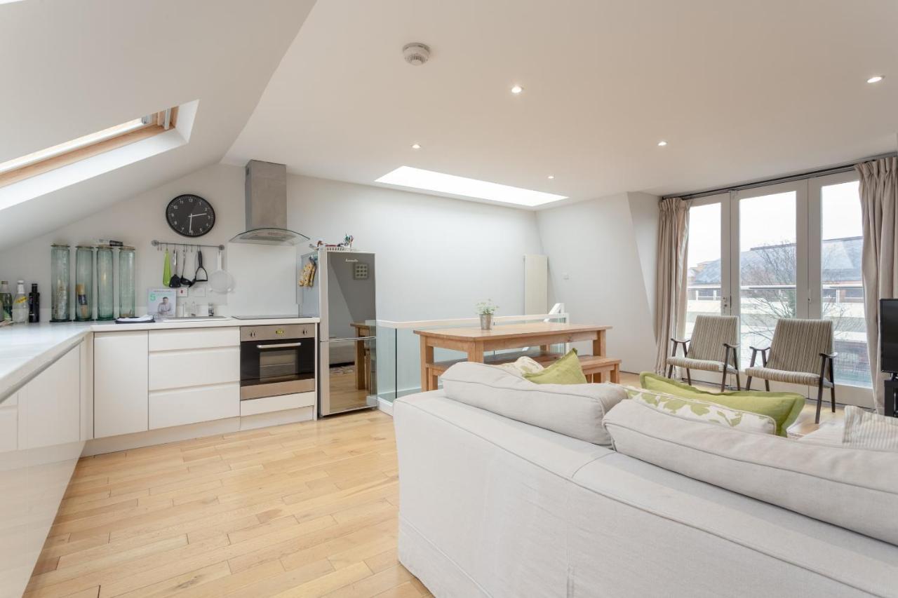 2 Bedroom Apartment Hammersmith Grove Sleeps 4 런던 외부 사진